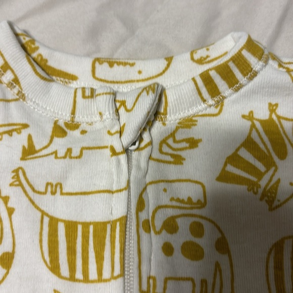 Yellow Dinosaur footies - Picture 2 of 6